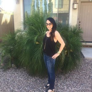 Meet your Posher, Alexis